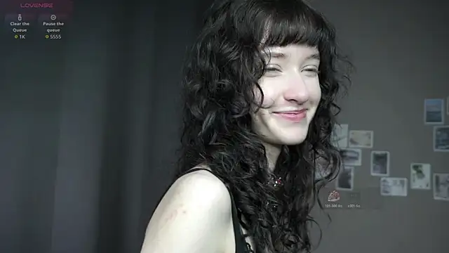 Snapshot of DellaLeck chatting on 07.15.26 DellaLeck online show from 07.15.26