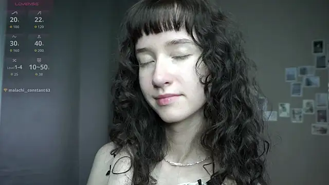 Snapshot of DellaLeck chatting on 07.18.26 DellaLeck online show from 07.18.26