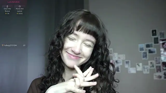 Snapshot of DellaLeck chatting on 07.19.26 DellaLeck online show from 07.19.26