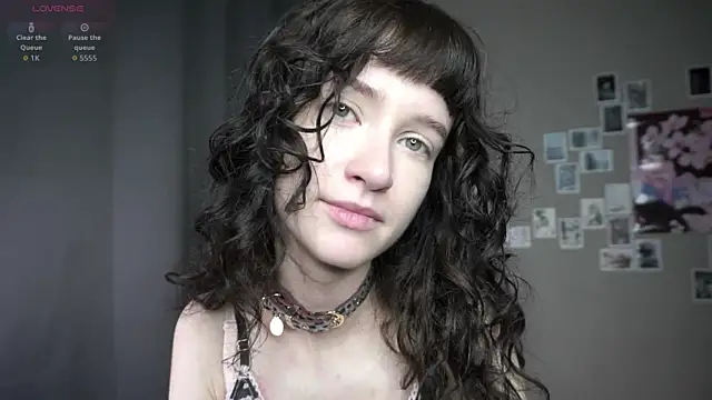 Snapshot of DellaLeck chatting on 07.21.26 DellaLeck online show from 07.21.26