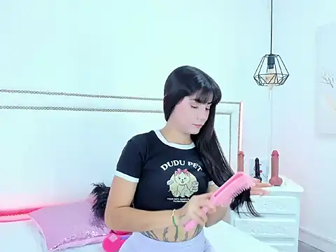 emma-sandoval online show from 05.05.26