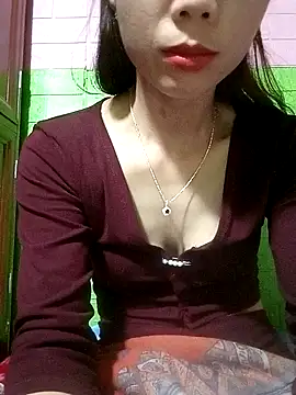 AmyLinee01 online show from 04.16.26