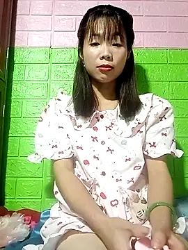AmyLinee01 online show from 04.23.26