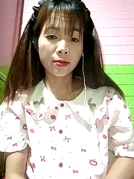 AmyLinee01 online show from 04.30.26