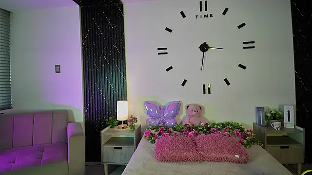 aurora petitee online show from 06.11.26