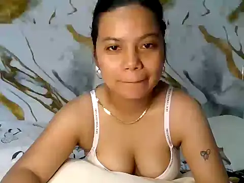 Snapshot of deseyy chatting on 04.24.26 deseyy online show from 04.24.26