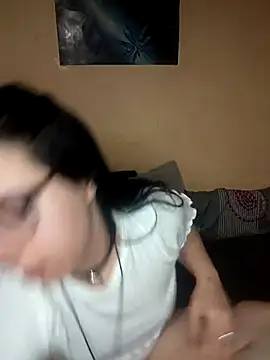 Snapshot of Rue_the_witch6 chatting on 05.03.26 Rue the witch6 online show from 05.03.26