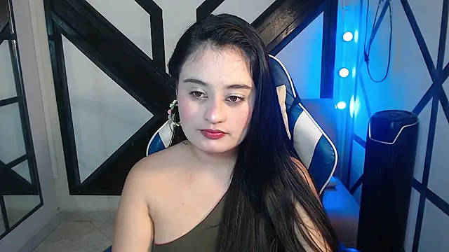 Snapshot of gabriela_tm1 chatting on 06.19.26 gabriela tm1 online show from 06.19.26