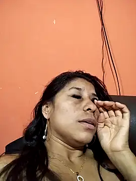 Snapshot of AngelicaStorms chatting on 05.10.26 AngelicaStorms online show from 05.10.26