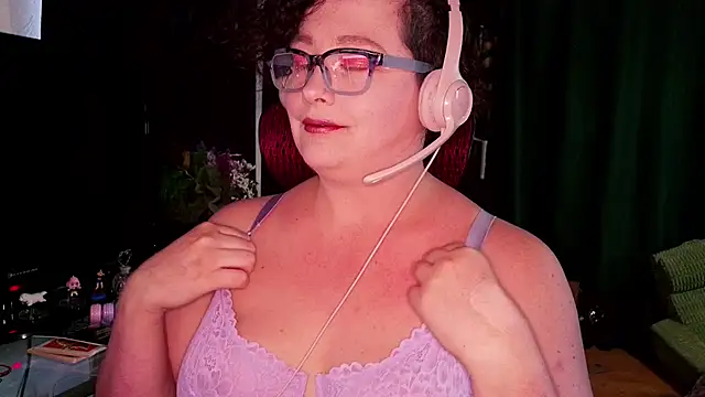 Snapshot of DyvLazuli chatting on 03.27.26 DyvLazuli online show from 03.27.26