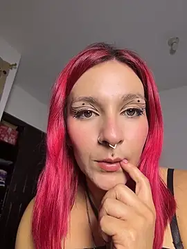 Snapshot of Amelie-RedHoney chatting on 05.24.26 Amelie-RedHoney online show from 05.24.26