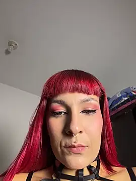 Snapshot of Amelie-RedHoney chatting on 06.27.26 Amelie-RedHoney online show from 06.27.26