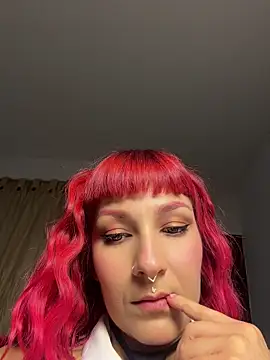Snapshot of Amelie-RedHoney chatting on 07.28.26 Amelie-RedHoney online show from 07.28.26