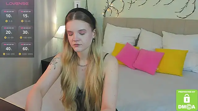 Snapshot of Emma_peach chatting on 06.06.26 Emma peach online show from 06.06.26