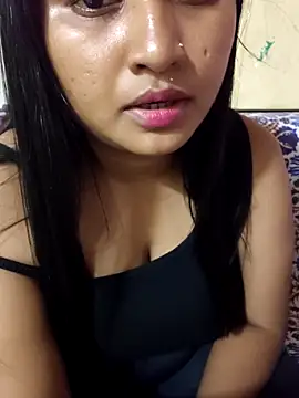 Snapshot of Tridha_2 chatting on 04.21.26 Tridha 2 online show from 04.21.26