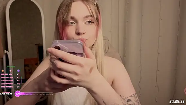 Snapshot of lucysussy chatting on 04.23.26 lucysussy online show from 04.23.26
