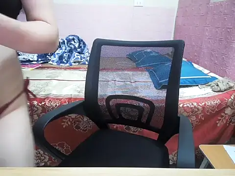 Snapshot of lusa_baby chatting on 05.24.26 lusa baby online show from 05.24.26
