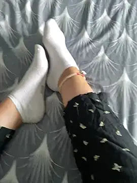 Snapshot of LilouPieds chatting on 07.19.26 LilouPieds online show from 07.19.26