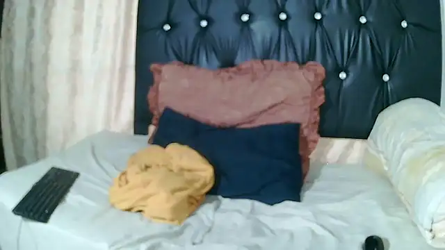 SexySlimMelanin7 online show from 05.06.26