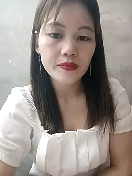 Snapshot of meg_06 chatting on 05.10.26 meg 06 online show from 05.10.26