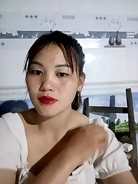 Snapshot of meg_06 chatting on 05.12.26 meg 06 online show from 05.12.26