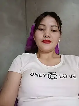 Snapshot of meg_06 chatting on 05.30.26 meg 06 online show from 05.30.26
