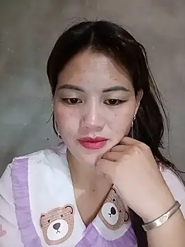 Snapshot of meg_06 chatting on 06.19.26 meg 06 online show from 06.19.26