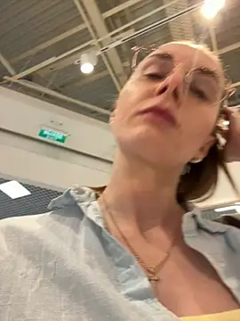 Snapshot of FReyja_44 chatting on 06.16.26 FReyja 44 online show from 06.16.26