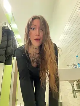 Snapshot of SaintSquirt chatting on 05.27.26 SaintSquirt online show from 05.27.26