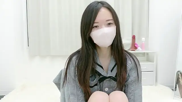 Snapshot of shinochan__ chatting on 04.03.26 shinochan online show from 04.03.26