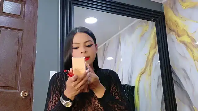 Snapshot of LindaFrancoo chatting on 06.04.26 LindaFrancoo online show from 06.04.26