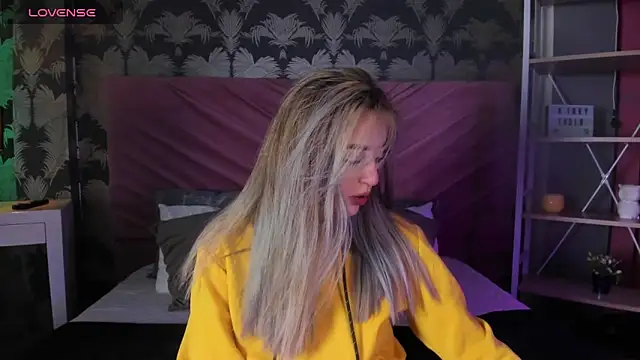  mykinkydoll  online show from 04.21.26
