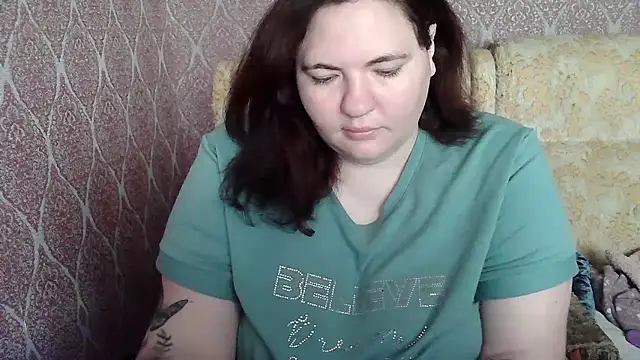 Snapshot of ElviraOreilllyX chatting on 04.08.26 ElviraOreilllyX online show from 04.08.26
