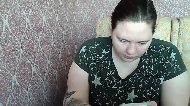 Snapshot of ElviraOreilllyX chatting on 04.17.26 ElviraOreilllyX online show from 04.17.26