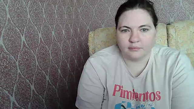 Snapshot of ElviraOreilllyX chatting on 04.21.26 ElviraOreilllyX online show from 04.21.26