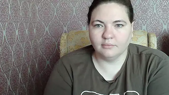 Snapshot of ElviraOreilllyX chatting on 04.27.26 ElviraOreilllyX online show from 04.27.26