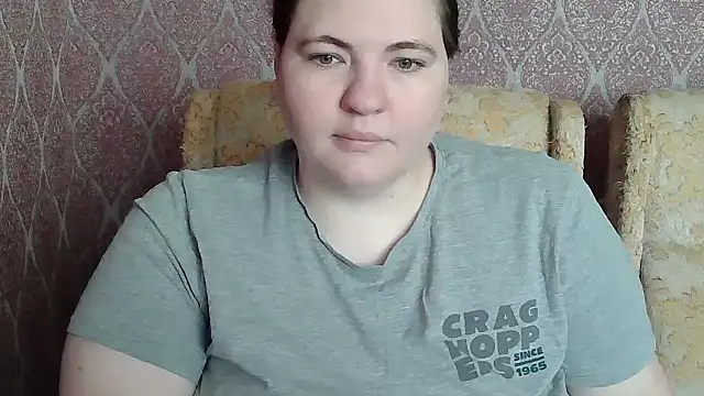 Snapshot of ElviraOreilllyX chatting on 04.28.26 ElviraOreilllyX online show from 04.28.26