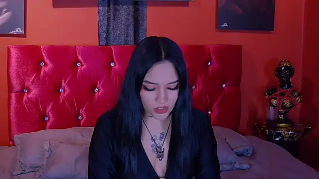 Snapshot of Val_viixen chatting on 04.14.26 Val viixen online show from 04.14.26