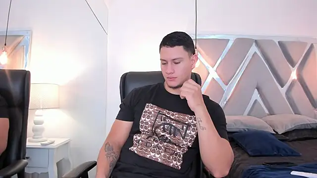 Chriss Diamond online show from 04.26.26