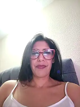 Snapshot of SamanthaRosse01_ chatting on 04.23.26 SamanthaRosse01 online show from 04.23.26
