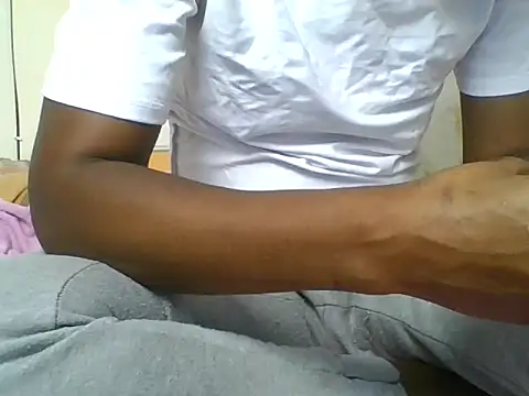 Snapshot of Thandie40 chatting on 04.08.26 Thandie40 online show from 04.08.26