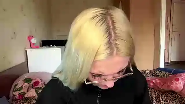 Sophia Blonde online show from 05.06.26