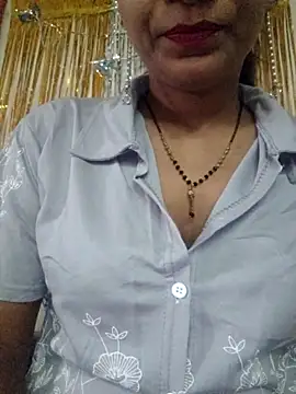 Snapshot of khushi_ji00 chatting on 06.17.26 khushi ji00 online show from 06.17.26
