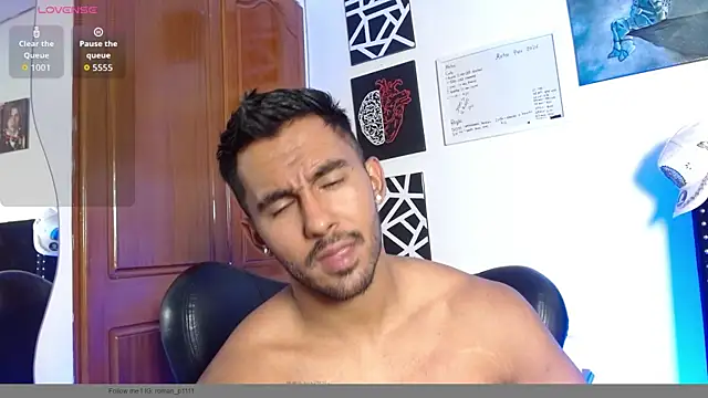 Snapshot of romanpearce_ chatting on 05.15.26 romanpearce online show from 05.15.26