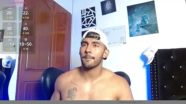 Snapshot of romanpearce_ chatting on 05.16.26 romanpearce online show from 05.16.26
