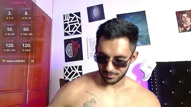 Snapshot of romanpearce_ chatting on 05.27.26 romanpearce online show from 05.27.26
