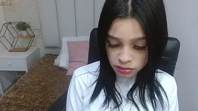 Snapshot of mia_velvetk chatting on 04.20.26 mia velvetk online show from 04.20.26