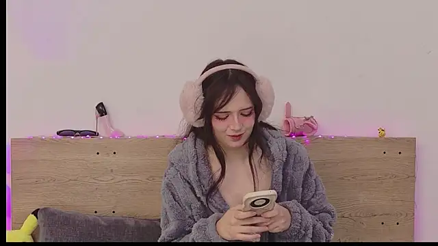 Snapshot of Sweet_Alice_S chatting on 04.29.26 Sweet Alice S online show from 04.29.26