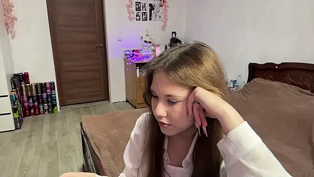 Snapshot of NyelleSpir chatting on 04.15.26 NyelleSpir online show from 04.15.26