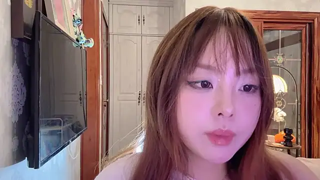 Snapshot of thelittlexx chatting on 05.18.26 thelittlexx online show from 05.18.26